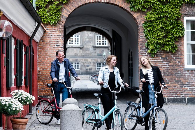 Bike Tour Copenhagen. Private Guide, Concierge Service, Small Grp - Kunsthal Charlottenborg: The Copenhagen Photo Angle