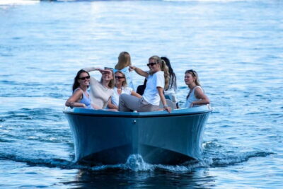 Copenhagen: 1 or 2-Hour Canal Tour in Silent Electric Boats - Staying Warm: Covered Boat, Heating Pads, Blankets