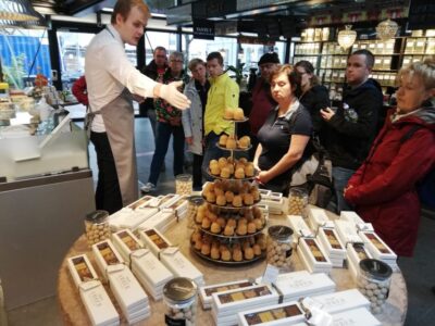 Copenhagen: 3-Hour Culinary Bike Tour - Meeting at City Bike Adventures and getting comfortable fast