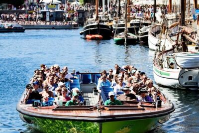 Copenhagen Bus and Boat ticket, Valid 48 Hours - Getting on board: finding stops, colors, and the QR code