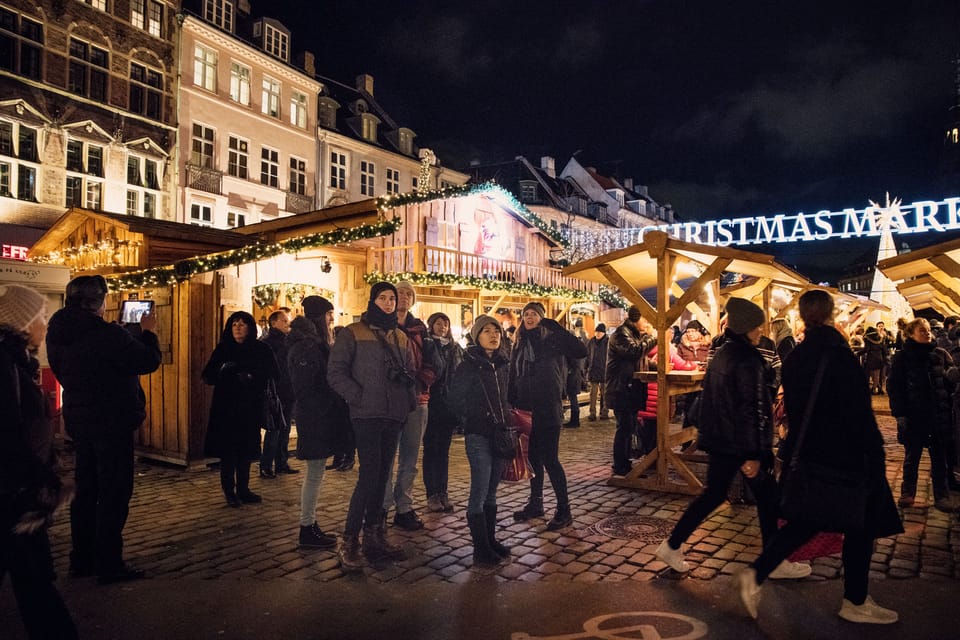 Copenhagen: Christmas Walking Tour with Treats and Drinks - Who should book this Christmas walking tour