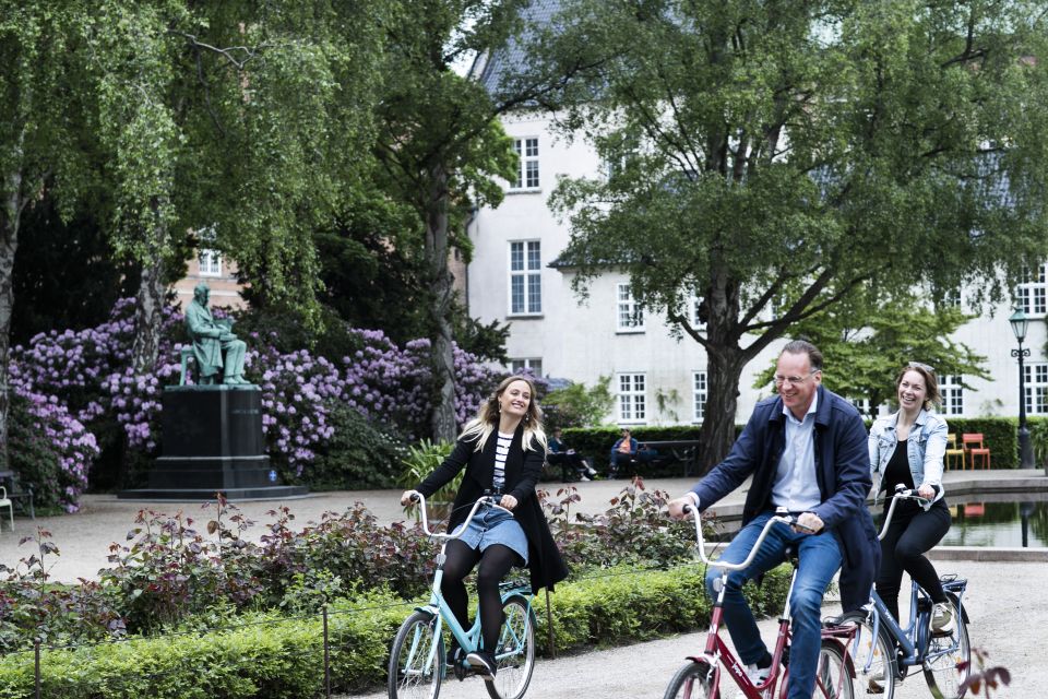 Copenhagen: City Highlights Guided Bike Tour - Getting started at Nikolaj Plads 34 and the Naja Lauf area