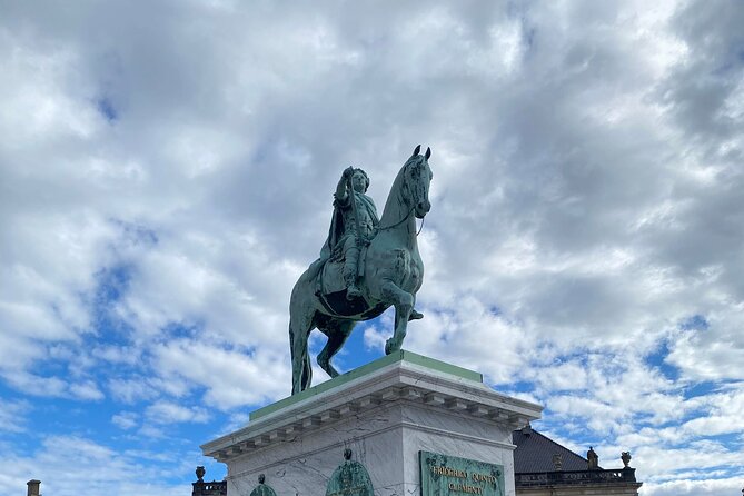 Copenhagen Self-Guided Murder Mystery Tour by Amalienborg Palace - Stop 2: Sankt Annae Kirke (Ending with a Calm, Central Landmark)