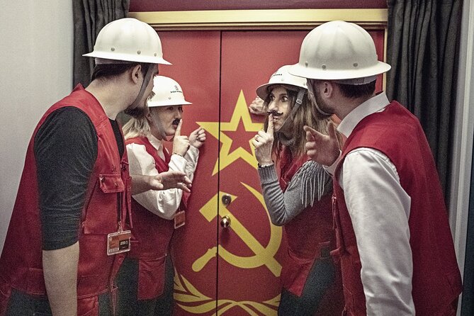 Downfall Spy Mission (Premium Private Escape Room) - Puzzles that work for teamwork (and why the time feels right)
