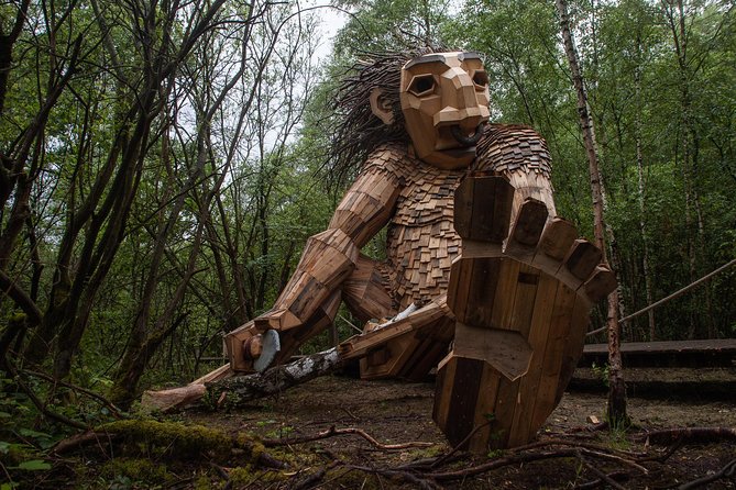 The Forgotten Giants Private Tour - Stop 5 in Taastrup: Teddy friendly and the hand-over-the-stream moment